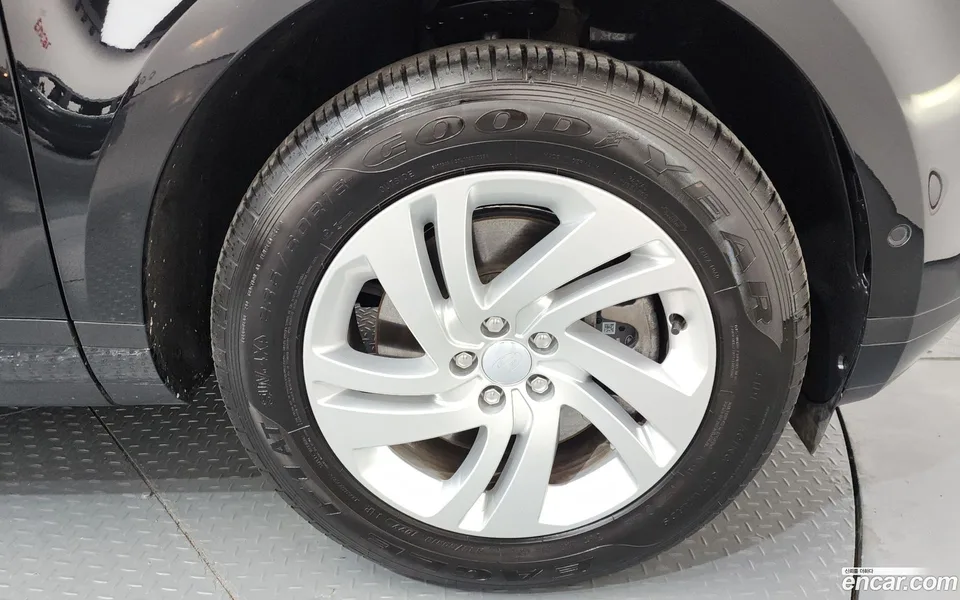 Land Rover Range Rover Evoque P250 S 2025 — миниатюра 2