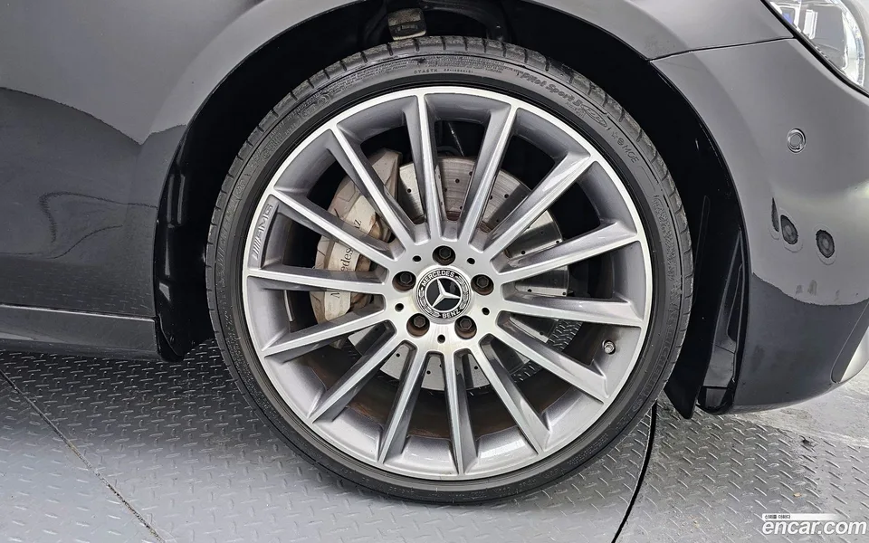 Mercedes-Benz E-Class E350 4MATIC AMG Line 2022 — миниатюра 5