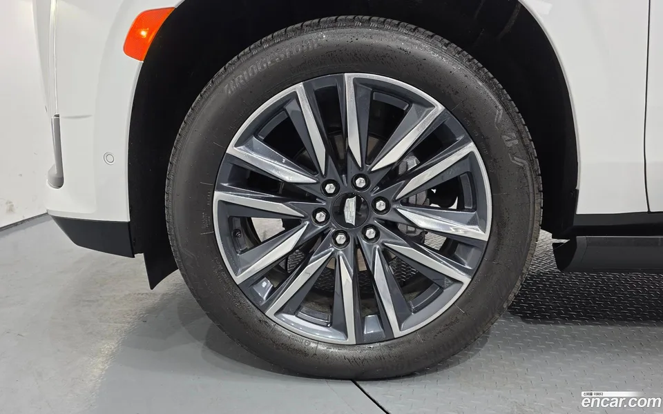 Cadillac Escalade 6.2 ESV 2023 — миниатюра 2