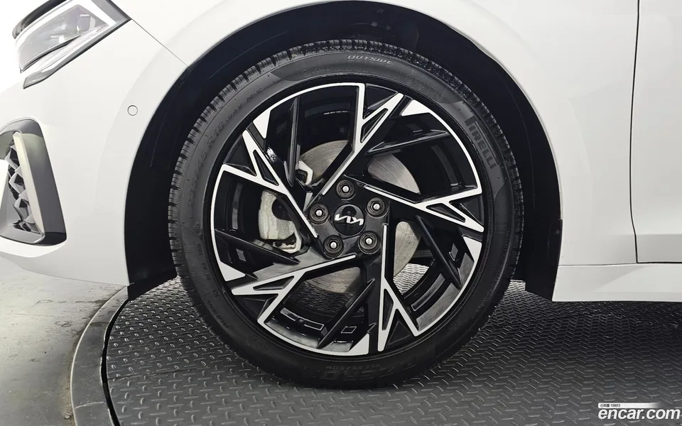 Kia K5 Hybrid 2023 — миниатюра 5