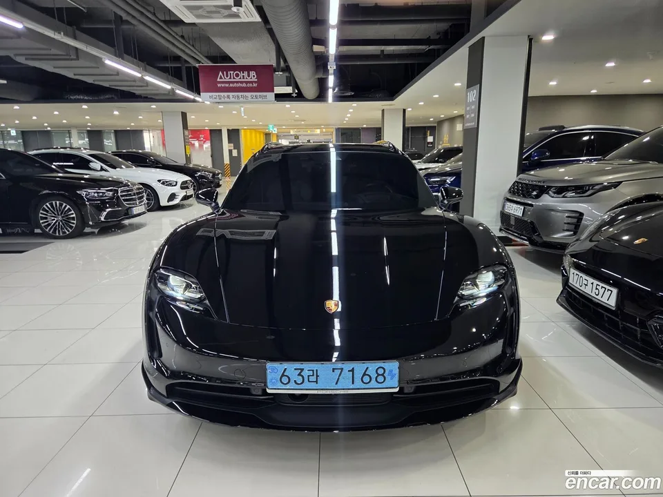 Porsche Taycan 4 2023 — миниатюра 3
