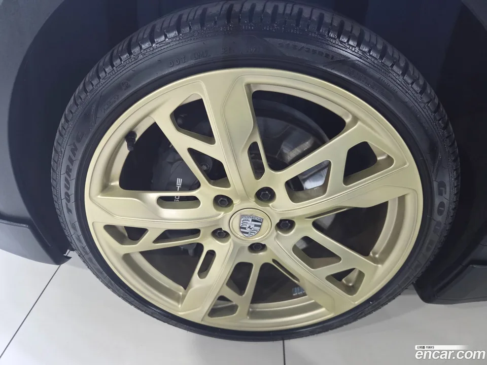 Porsche Taycan 4 2023 — миниатюра 5