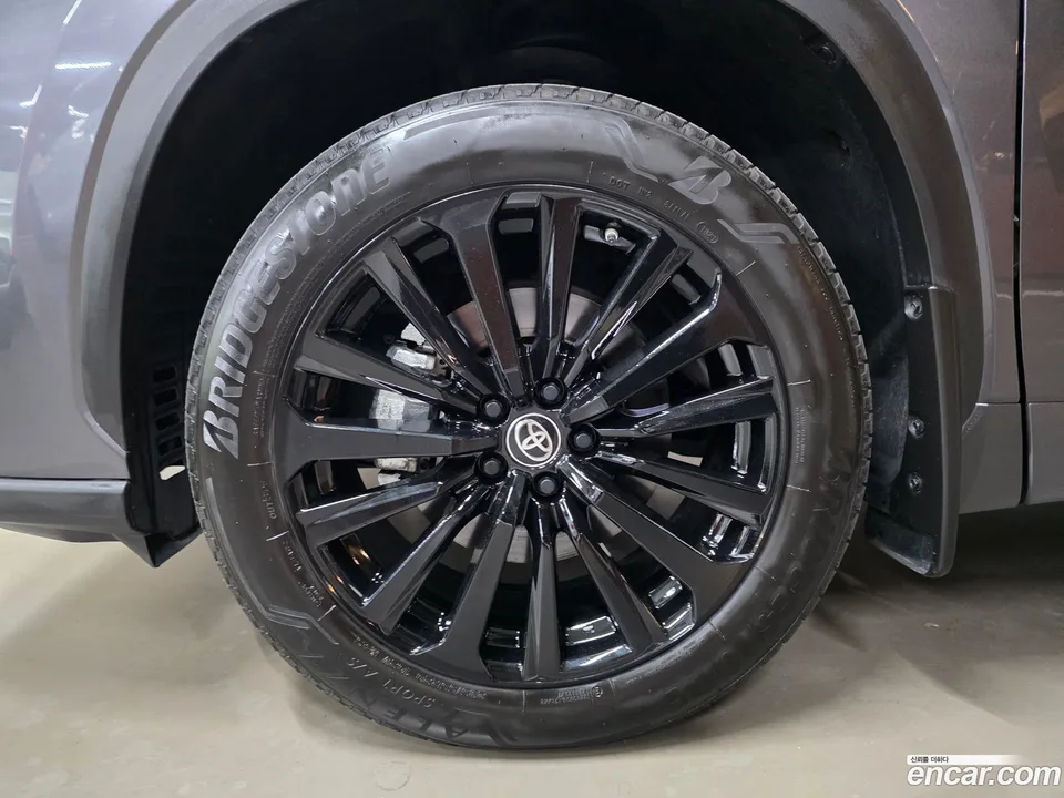 Toyota 4 2.5 4WD 2023 — миниатюра 2