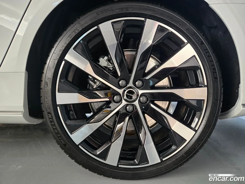 Volvo S90 B5 2025 — миниатюра 5