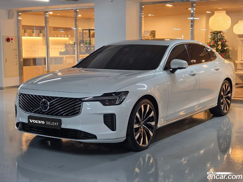 Volvo S90 B5 2025 — фото 1, купить с доставкой в Москву
