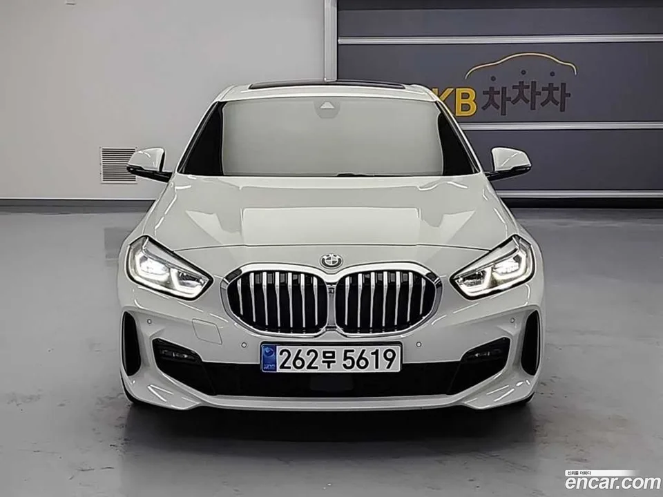 BMW 1 Series 120i M 2023 — миниатюра 3