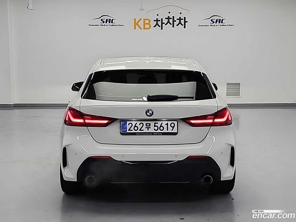 BMW 1 Series 120i M 2023 — миниатюра 4