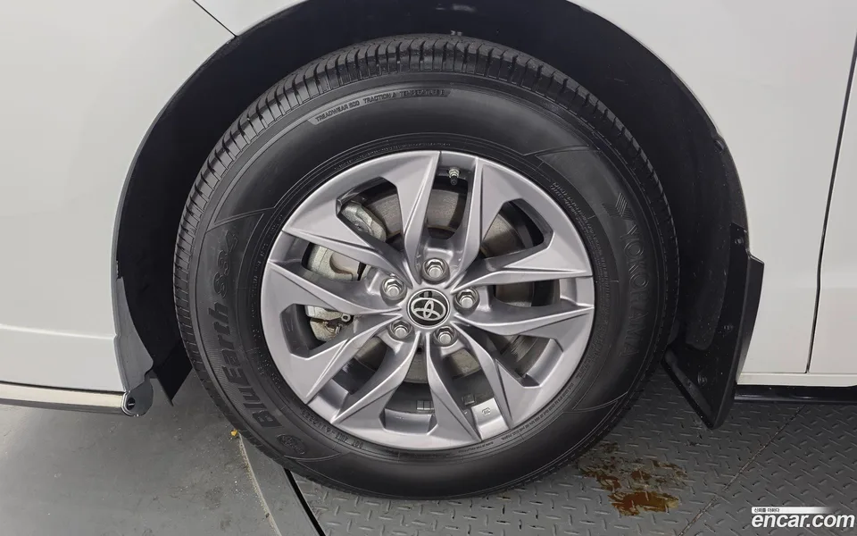 Toyota Sienna 2.5 AWD 2023 — миниатюра 2