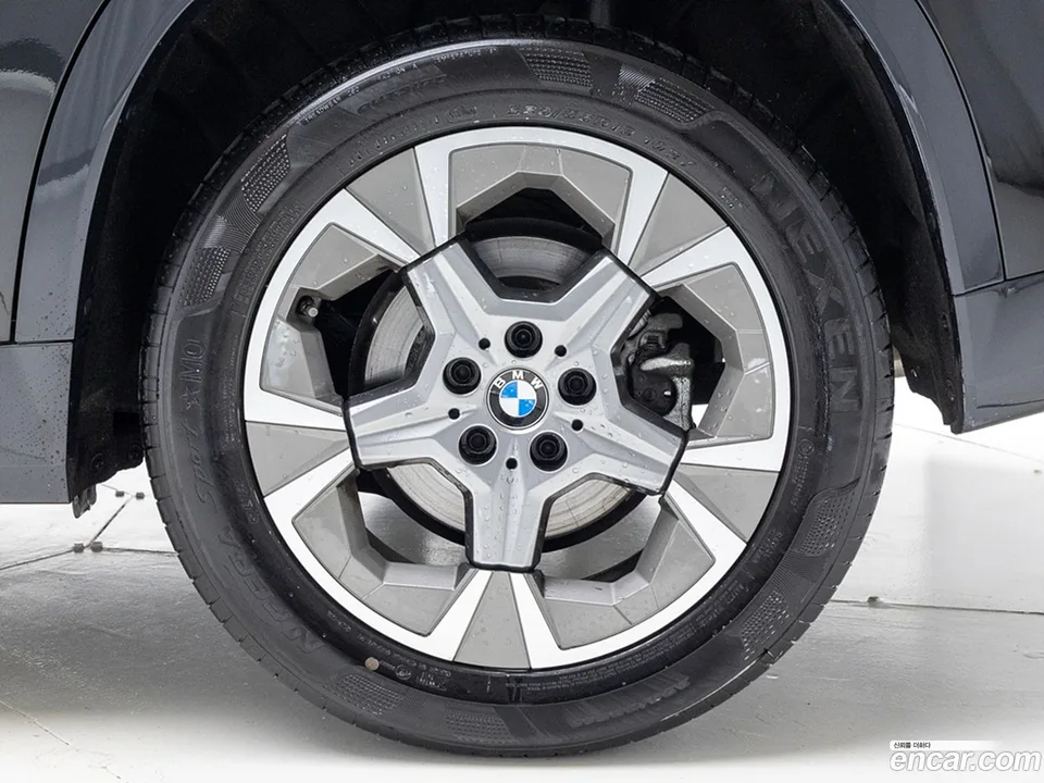 BMW X1 xDrive 20i xLine 2025 — миниатюра 2