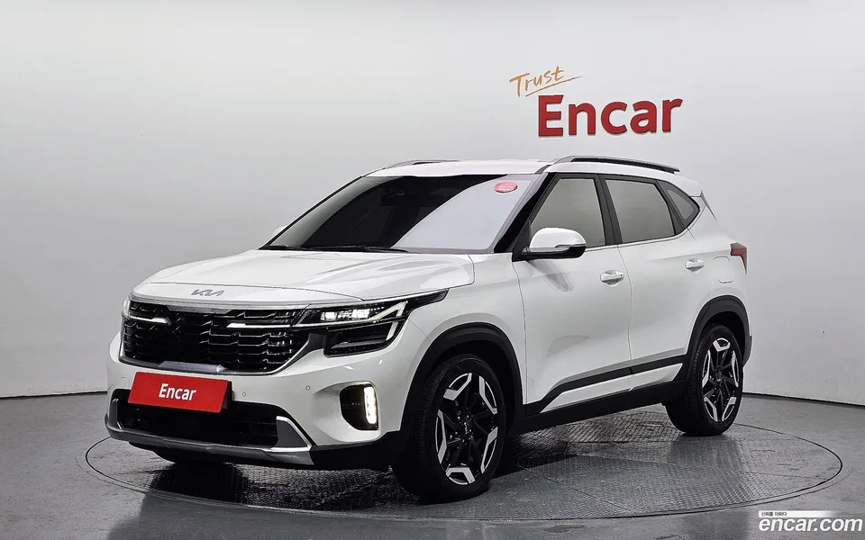 Kia Seltos 1.6 2WD 2022 — фото 1, купить с доставкой в Москву