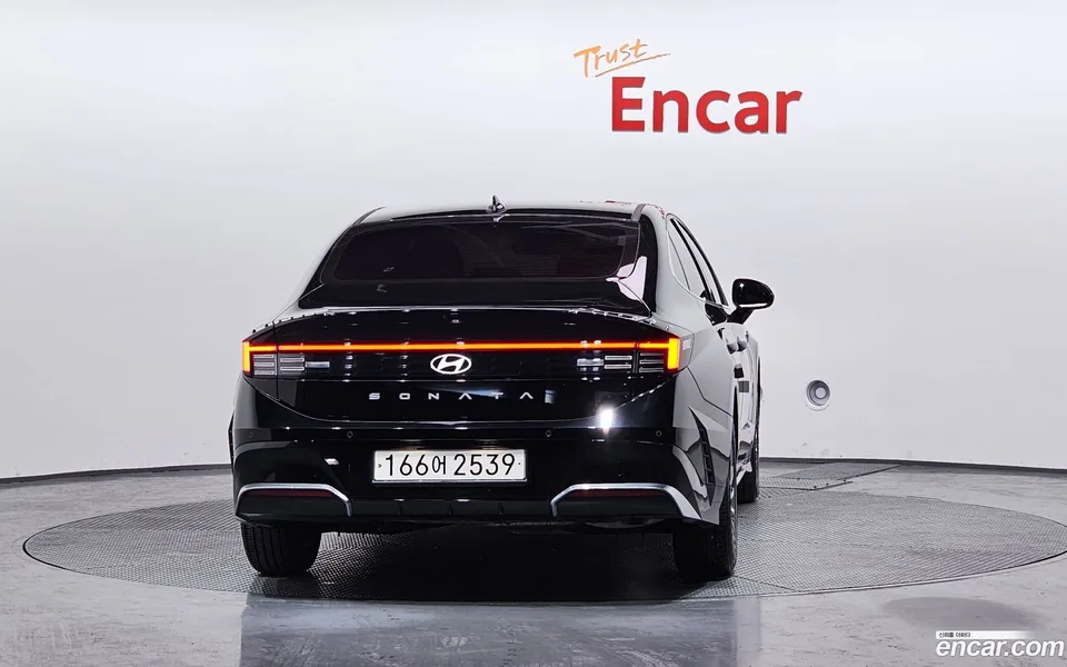 Hyundai Sonata The Edge Hybrid 2024 — миниатюра 4