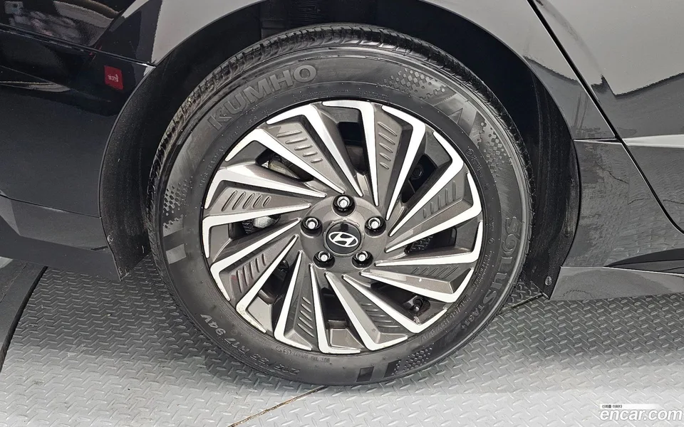 Hyundai Sonata The Edge Hybrid 2024 — миниатюра 5