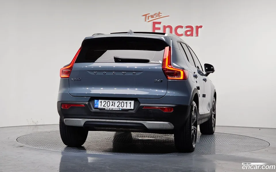 Volvo XC40 B4 2022 — миниатюра 4