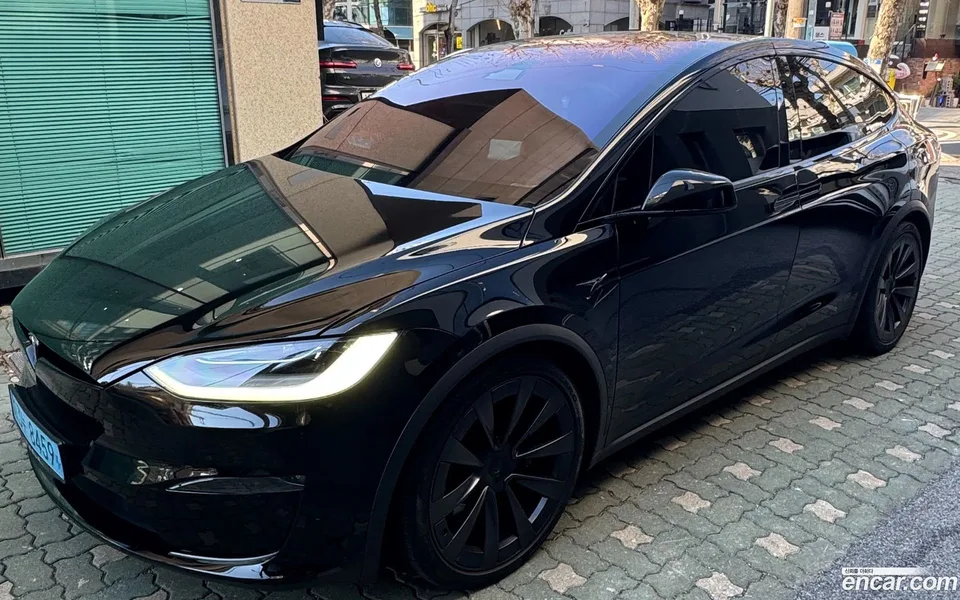 Tesla Model X AWD 2023 — фото 1, купить с доставкой в Москву