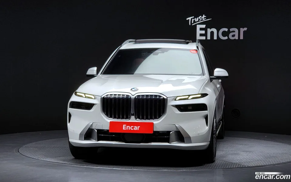 BMW X7 xDrive 40i 6 2023 — миниатюра 3