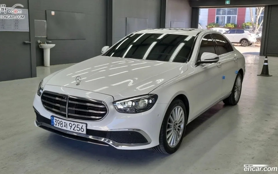 Mercedes-Benz E-Class E250 2023 — photo 1, buy with delivery to Moscow