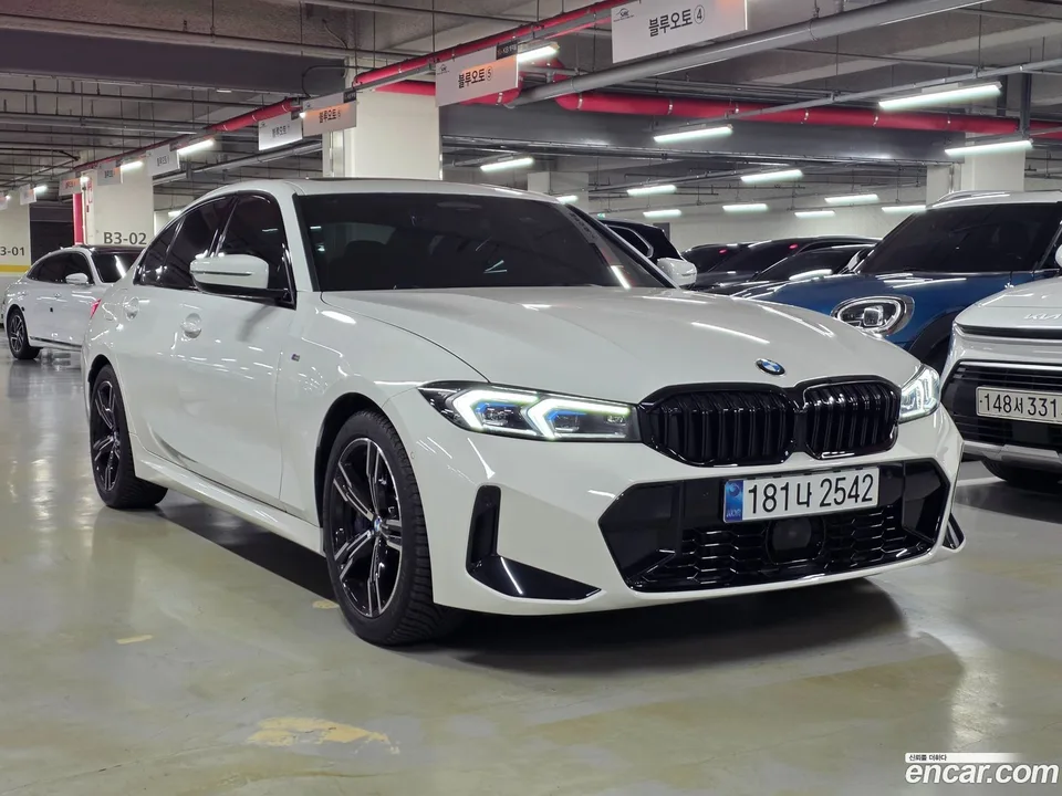 BMW 3 Series 320i M 2025 — thumbnail 3