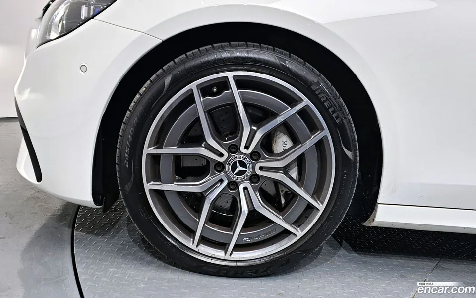 Mercedes-Benz E-Class E220d 4MATIC AMG Line 2022 — миниатюра 2