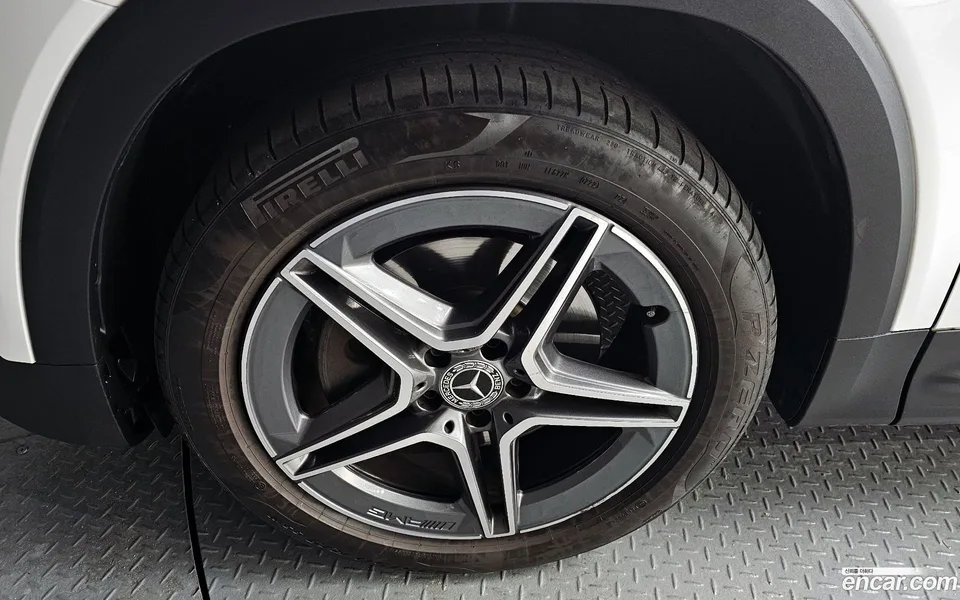 Mercedes-Benz GLB-Class GLB250 4MATIC 2022 — миниатюра 2