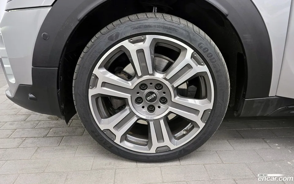 MINI Cooper S Countryman ALL4 2023 — миниатюра 5