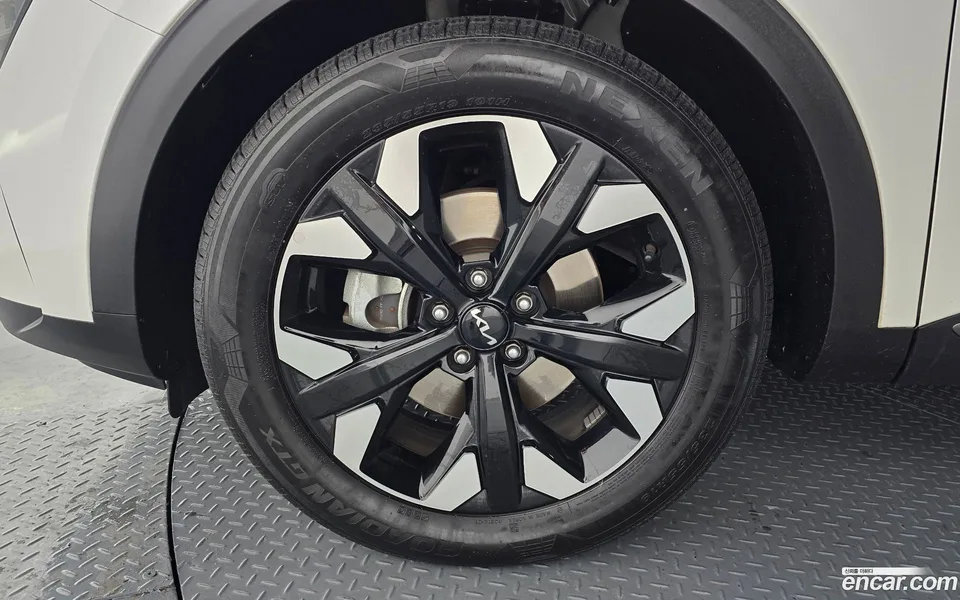 Kia Sportage 1.6 2WD 2023 — миниатюра 5