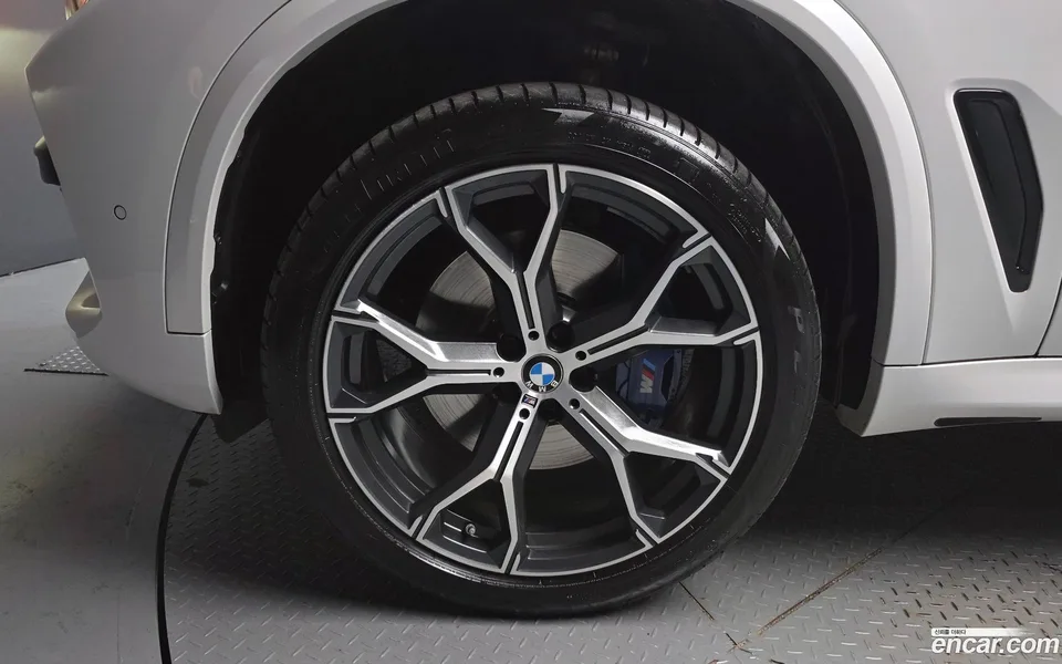 BMW X5 xDrive 30d M 2022 — миниатюра 2