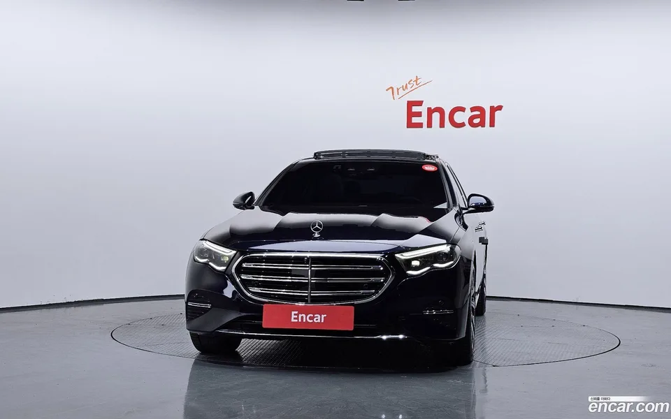 Mercedes-Benz E-Class E300 4MATIC 2024 — миниатюра 3