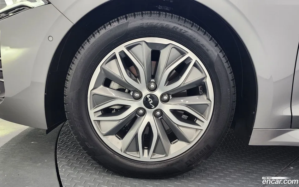 Kia K5 Hybrid 2023 — миниатюра 2