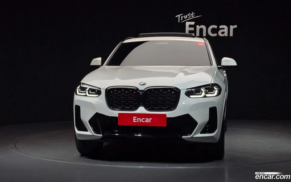 BMW X4 xDrive20i M 2022 — миниатюра 3
