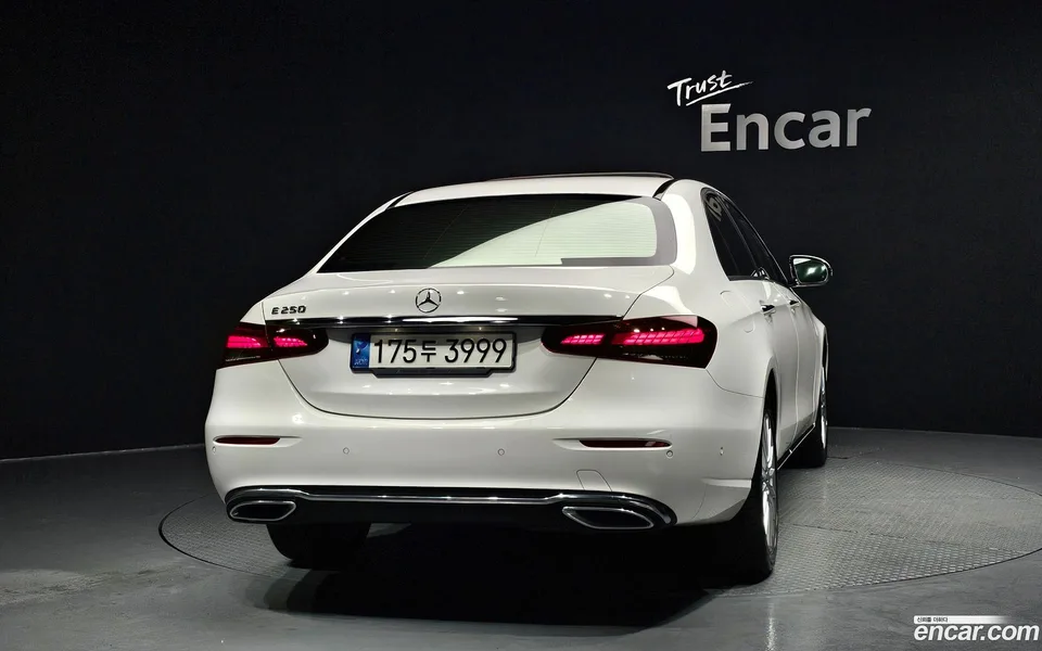 Mercedes-Benz E-Class E250 2022 — миниатюра 4
