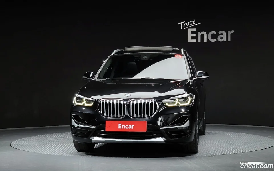 BMW X1 xDrive 20i xLine 2022 — миниатюра 3