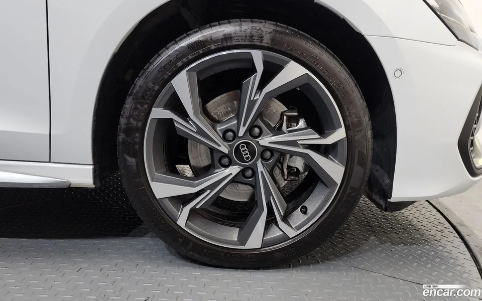 Audi A3 (8Y) 40 TFSI 2025 — миниатюра 2