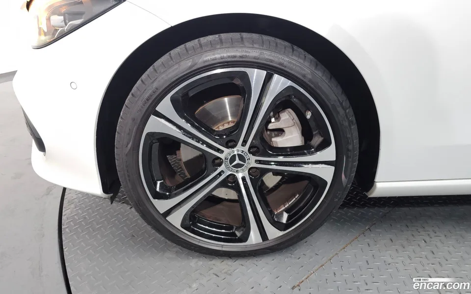 Mercedes-Benz C-Class C300 4MATIC 2023 — миниатюра 2