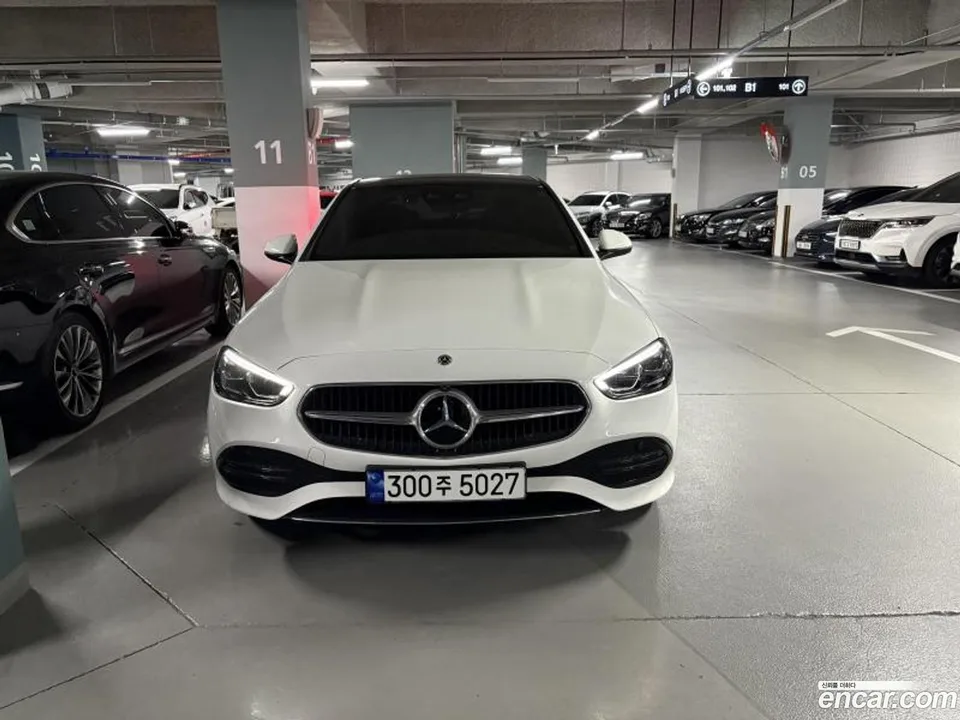 Mercedes-Benz C-Class C300 4MATIC 2023 — фото 1, купить с доставкой в Москву