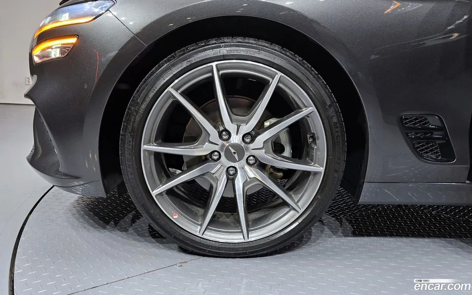 Genesis G70 2.0T 2WD 2022 — миниатюра 2