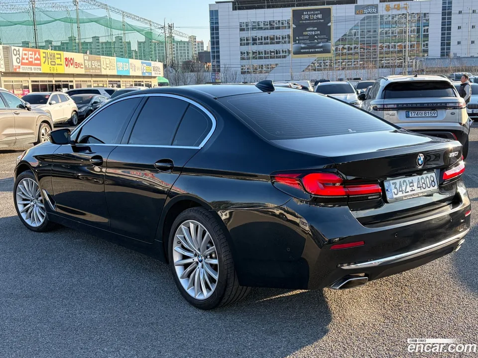 BMW 5 Series 530i 2023 — миниатюра 2