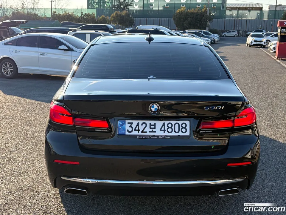BMW 5 Series 530i 2023 — миниатюра 4
