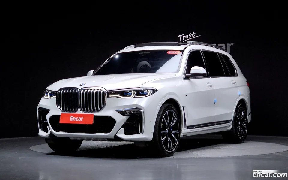 BMW X7 xDrive 40i M 6 2022 — фото 1, купить с доставкой в Москву