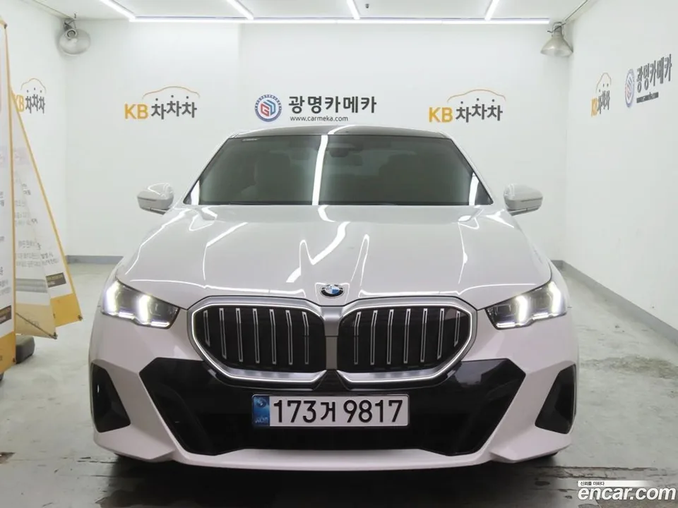 BMW 5 Series 523d M 2024 — фото 1, купить с доставкой в Москву