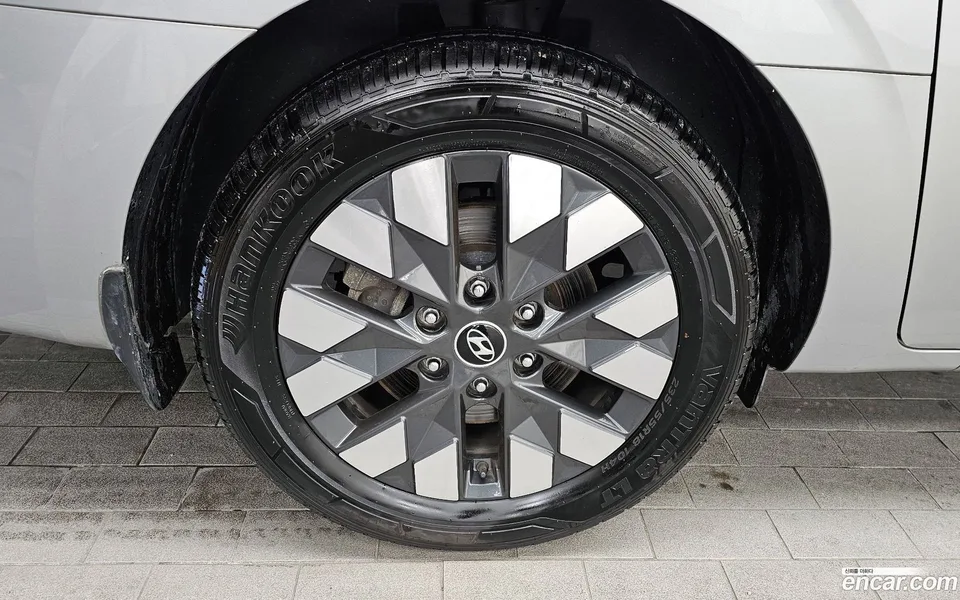 Hyundai Staria 9 2022 — миниатюра 2