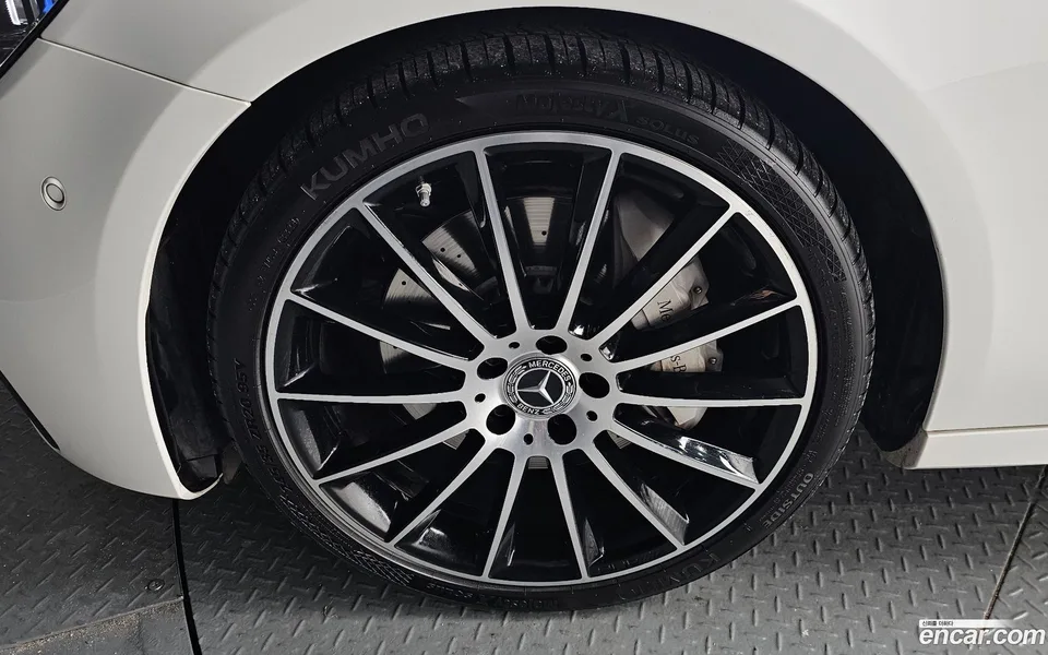 Mercedes-Benz E-Class E350 4MATIC AMG Line 2023 — миниатюра 5