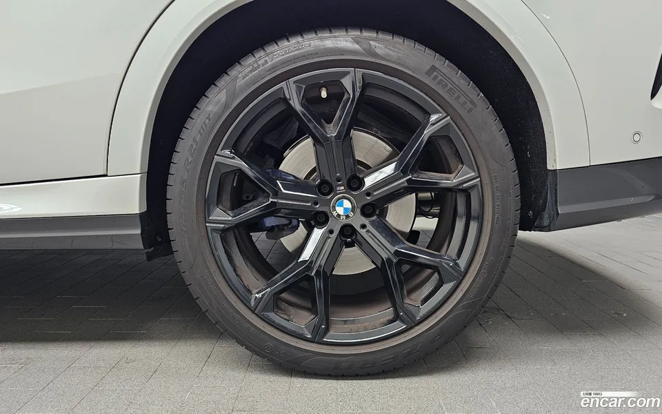 BMW X6 xDrive30d M 2023 — миниатюра 2