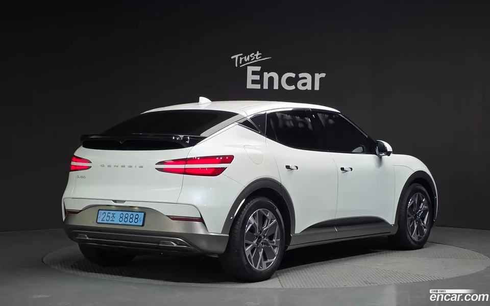 Genesis GV60 2023 — миниатюра 2