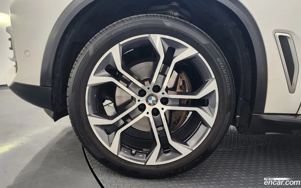 BMW X5 xDrive 30d xLine 2022 — миниатюра 2