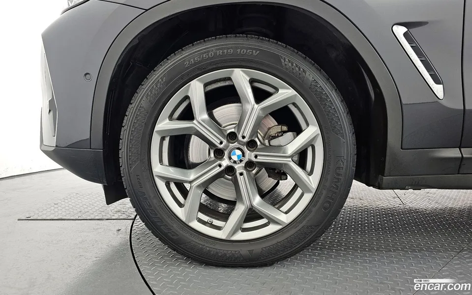 BMW X4 xDrive20i xLine 2022 — миниатюра 2