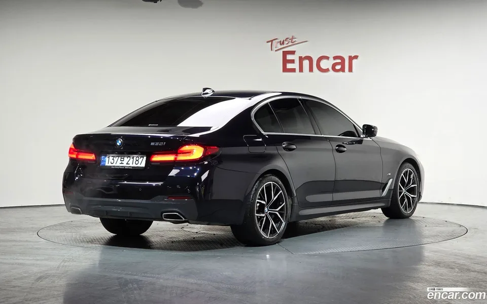 BMW 5 Series 530i M 2022 — миниатюра 2
