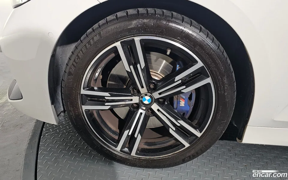 BMW 3 Series 320i M 2022 — миниатюра 2