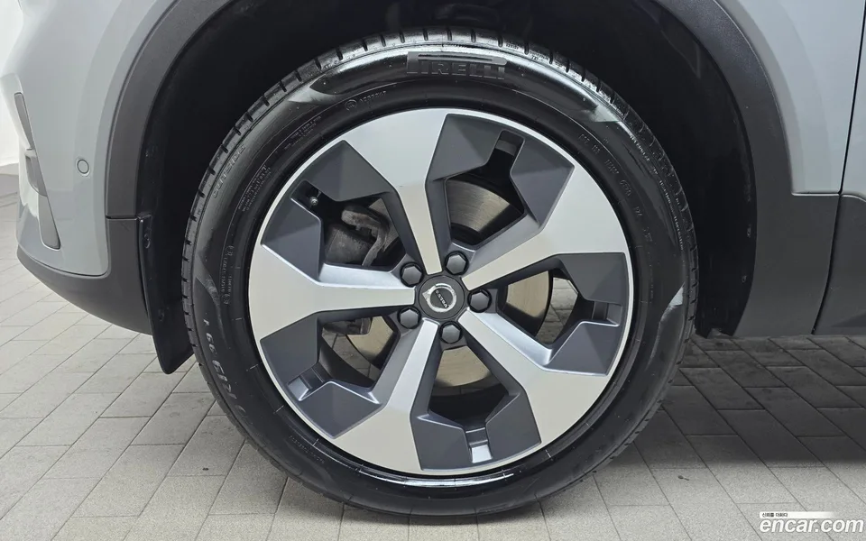 Volvo XC40 B4 2024 — миниатюра 2