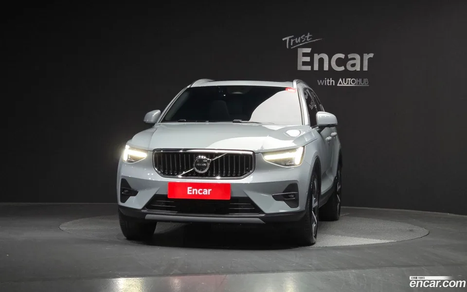 Volvo XC40 B4 2024 — миниатюра 3