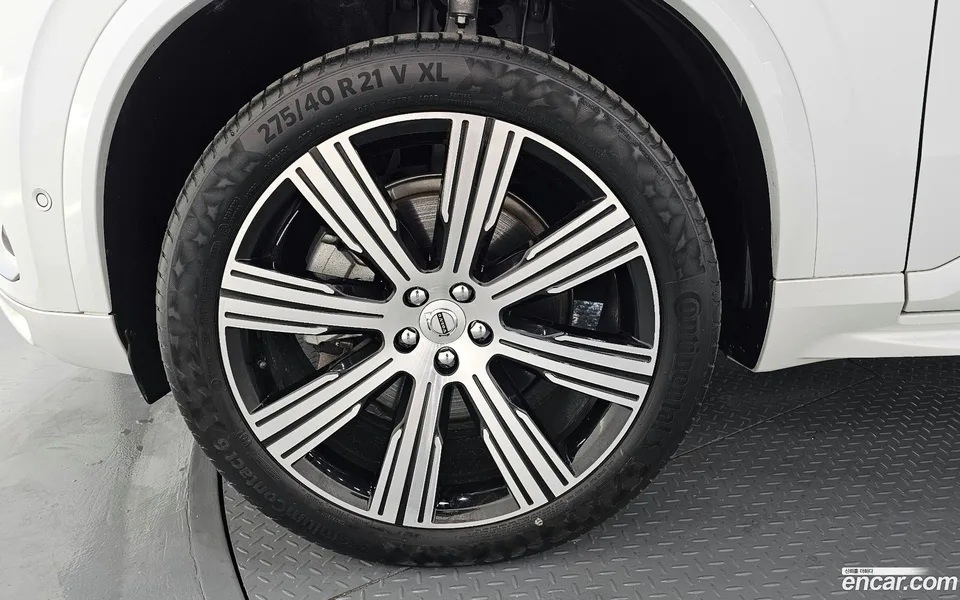 Volvo XC90 B6 2025 — миниатюра 5